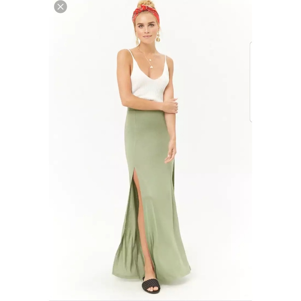 FOREVER 21 LONG SKIRT.
